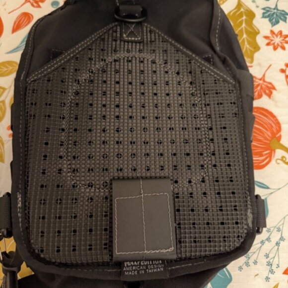 Maxpedition Lunada Hard Use Tactical EDC Sling Bag - Picture 3 of 5
